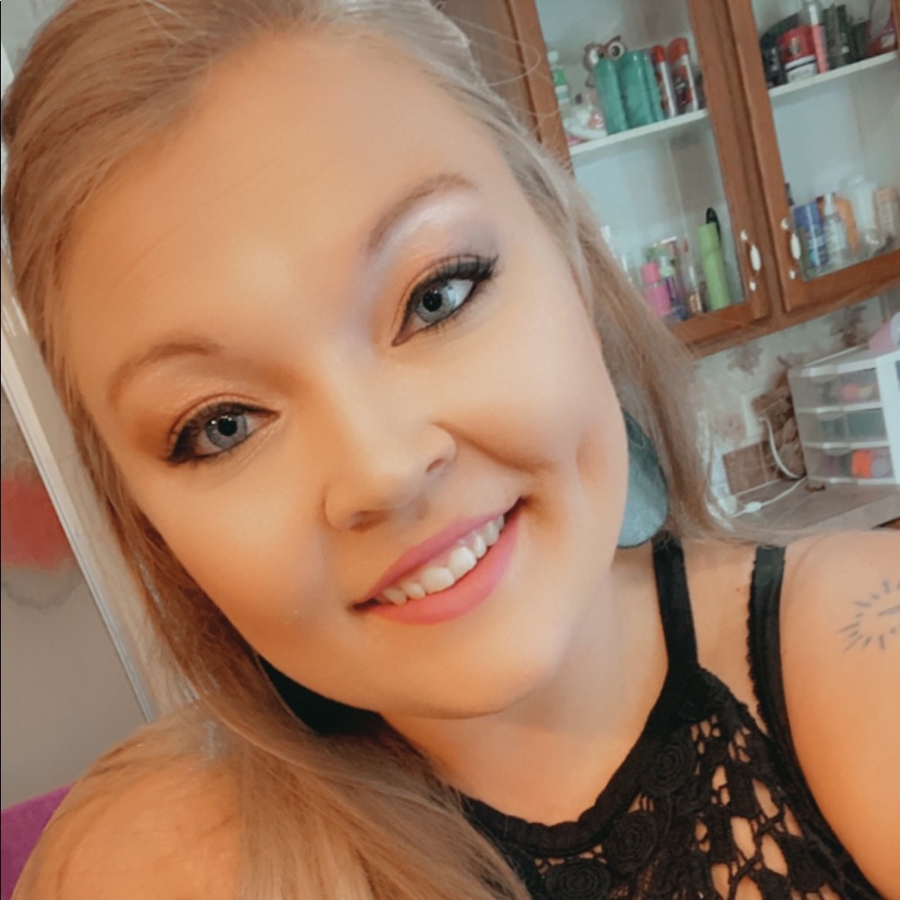 Meet your Posher, Tiffany